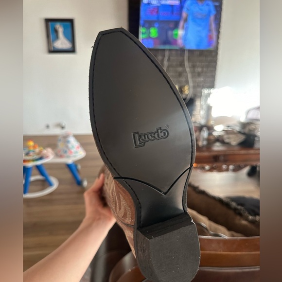 LAREDO WOMEN'S BRAYLYNN STUDDED LEATHER WESTERN PERFORMANCE BOOTS - Picture 2 of 4